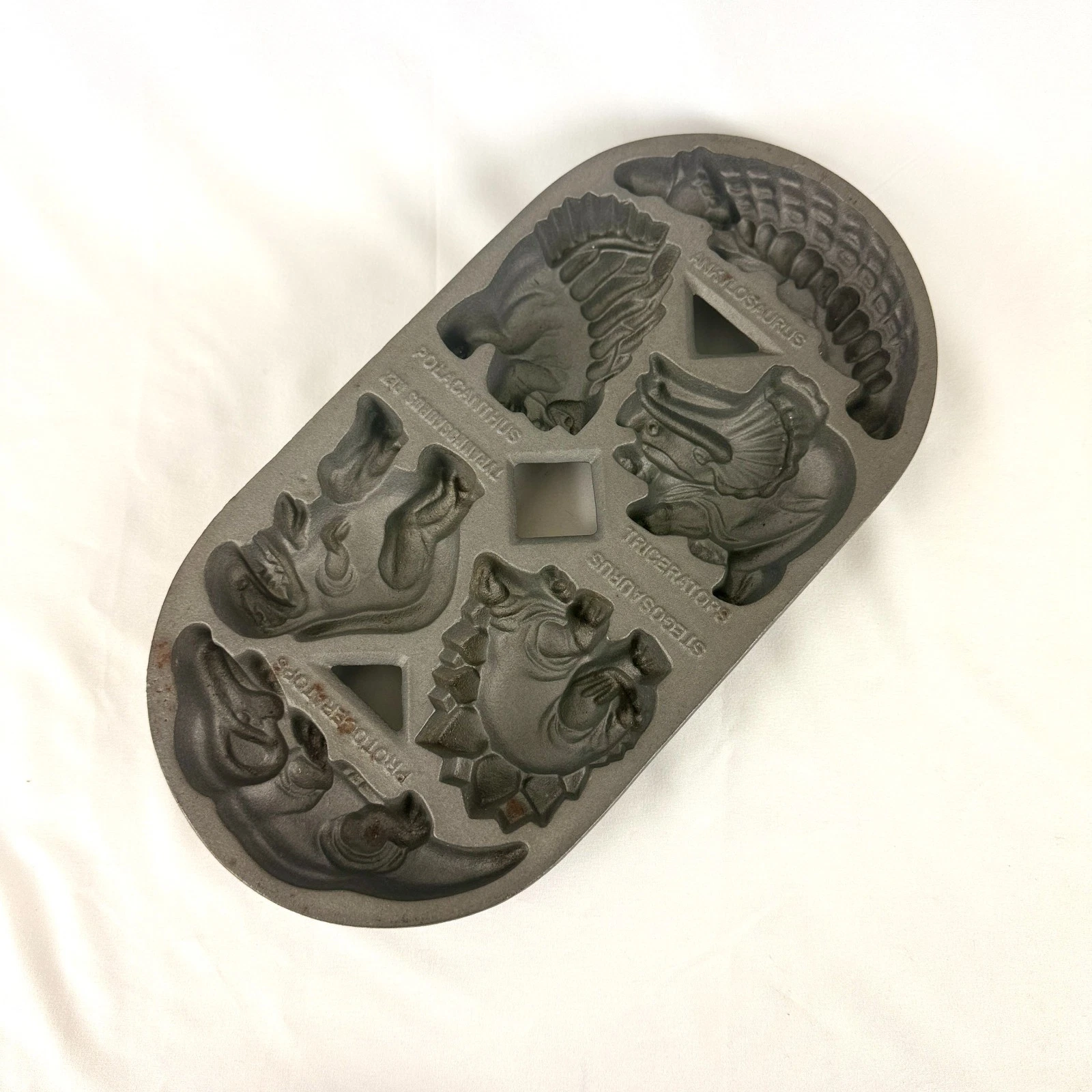 Vintage 1986 John Wright Cast Iron Dinosaur Cake Baking Pan Muffin Mold USA