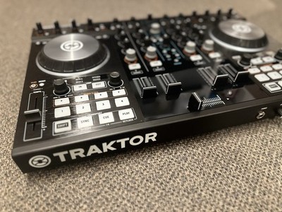 Native Instruments Traktor Kontrol S4 MK2 DJ Controller OVP + GEWÄHR