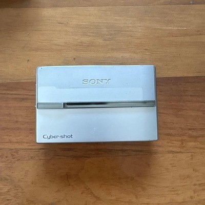 Sony Cyber-shot 6.0 Megapixel Compact Digital Camera Excellent Condition