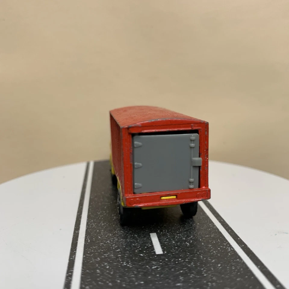 1970 Matchbox Lesney Superfast #44 GMC Refrigerator Truck Red Box/Yellow Cab - Image 4 of 4