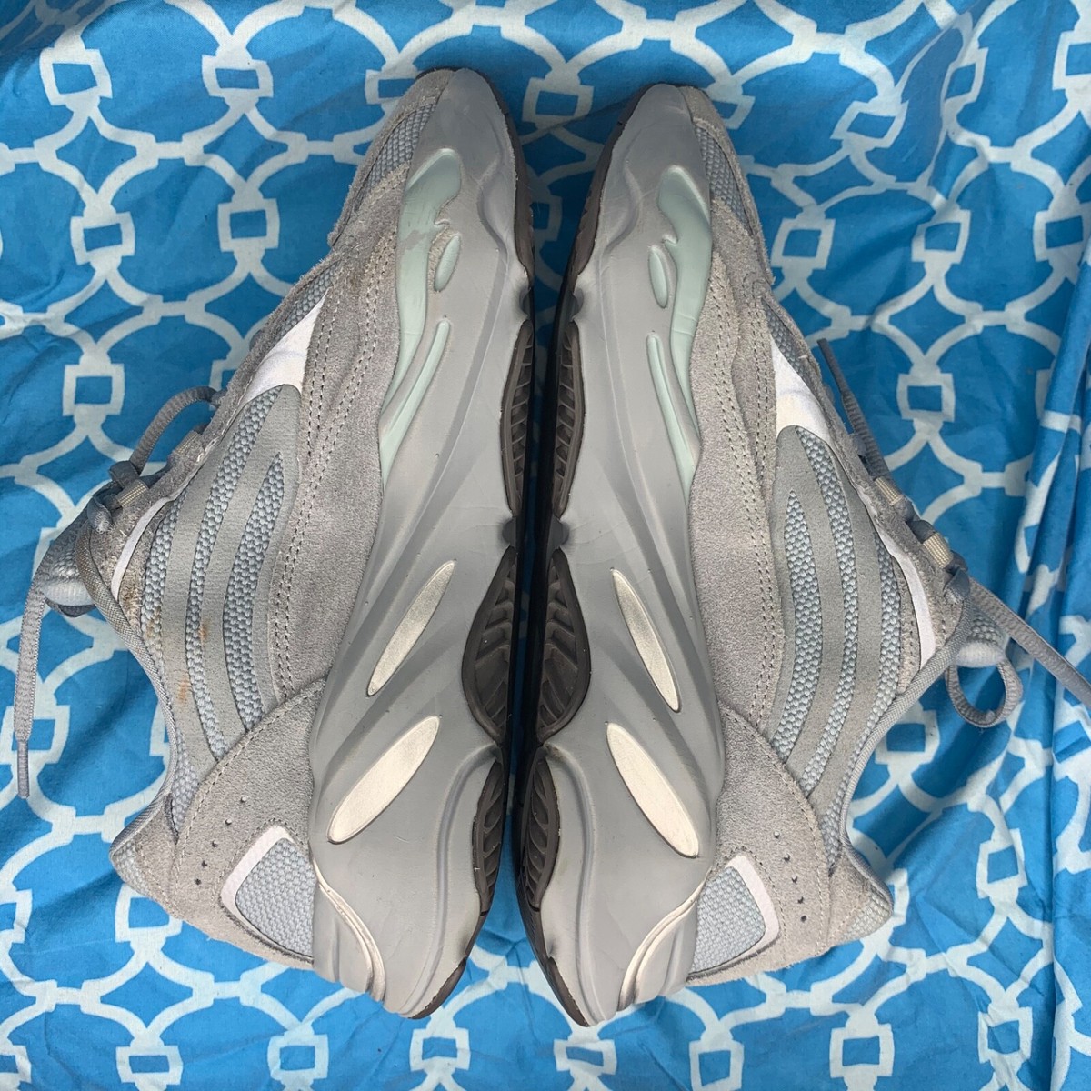 Adidas Yeezy boost 700 v2 Hospital Blue Youth size 6.5Y GS Adidas Yeezy boost 700 v2 Hospital Blue Youth size 6.5Y GS