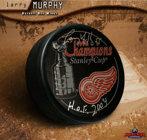 LARRY MURPHY Signed 1998 Stanley Cup Champions Detroit Red Wings Puck - Picture 1 of 2