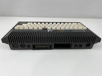 commodore plus/4 コモドール 本体 Commodore plus/4 CPU and Keyboard | National Museum of