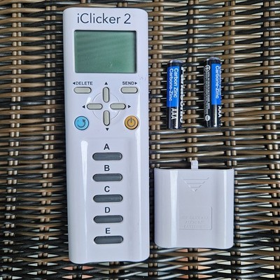 iClicker 2 Student Remote with Batteries! WORKS TESTED