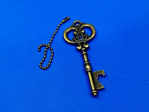 3" Skeleton Key Pendant Antiqued Bronze Keychain, Key Chain Ring Souvenir