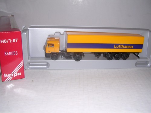 HERPA #859055 Man F90 cabina con remolque contenedor 40' "Lufthansa" "amarillo" H.O. 1/87 | Zustand: New