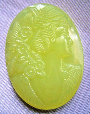 Uran Glas Cameo,Kameo,Kamee` GELB  -   Cabo U -  006