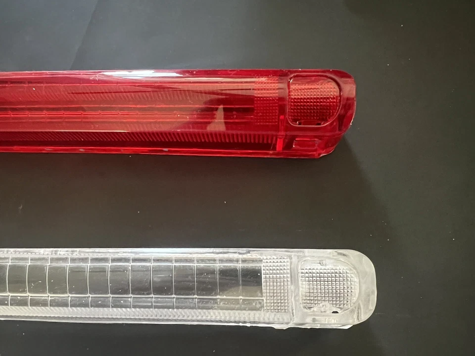 1993 1997 HONDA CRX CIVIC DEL SOL ALL CLEAR 3RD BRAKE LIGHT LENS W SCREW COVERS - Image 4 of 4