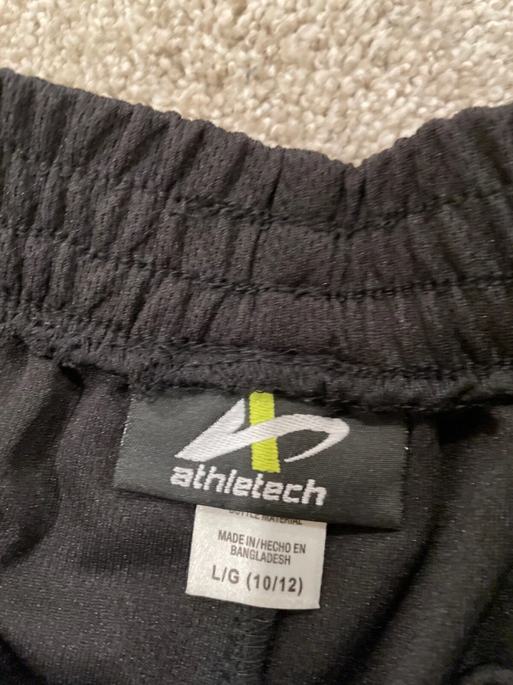 Pantalones cortos de malla negros talla L (10/12) Athletech para niños nuevos con etiquetas Foto 3 de 4
