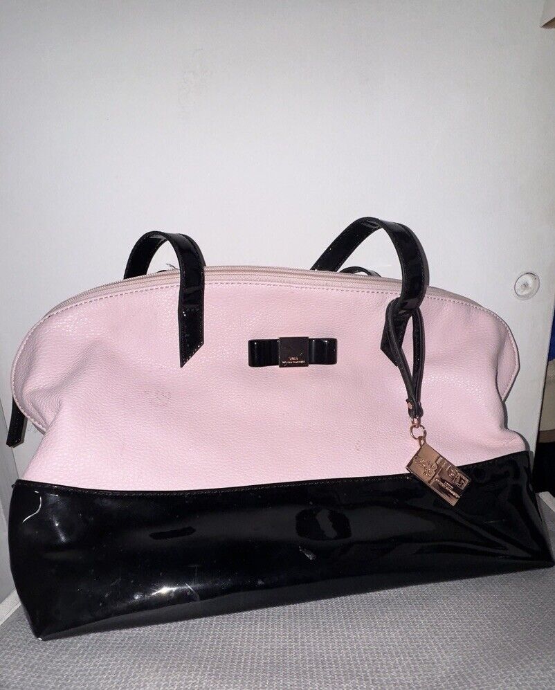 Lulu Guinness Hand Bag Black White Pre Owned Great Condition Lulu Guinness Hand Bag Black White Pre Owned Great Condition