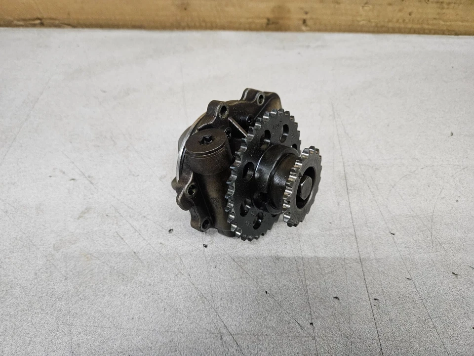 VW Volkswagen 3.6L 6 Cylinder Engine Oil Pump CC Touareg Passat 03H115105L OEM - Image 2 of 3