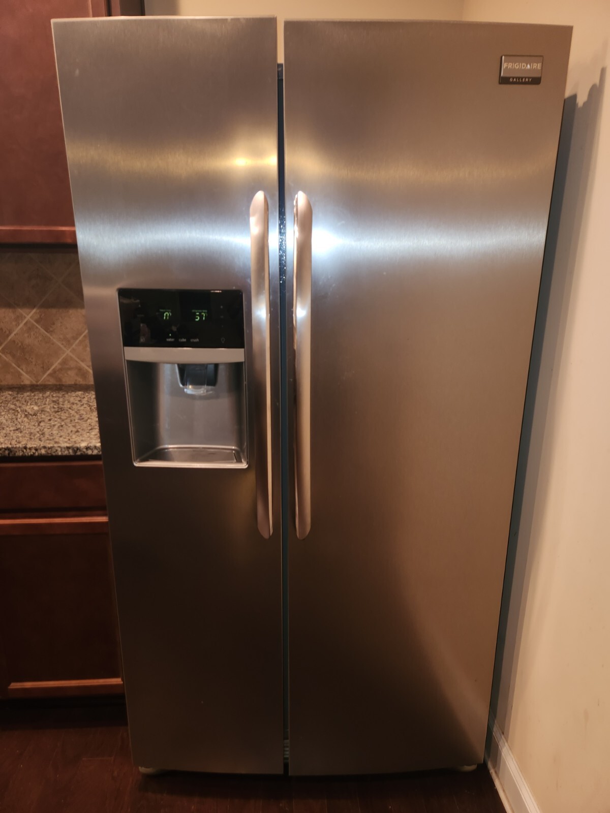 Frigidaire FFSS2615TS 25.5 cu ft. Side by Side Refrigerator Silver