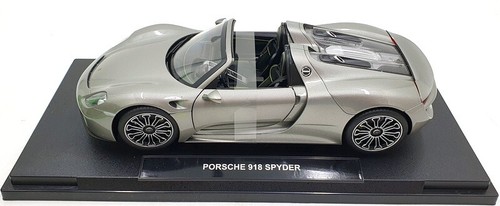 Welly 1/18 Scale Diecast 18051W - Porsche 918 Spyder - Grey - Picture 3 of 5