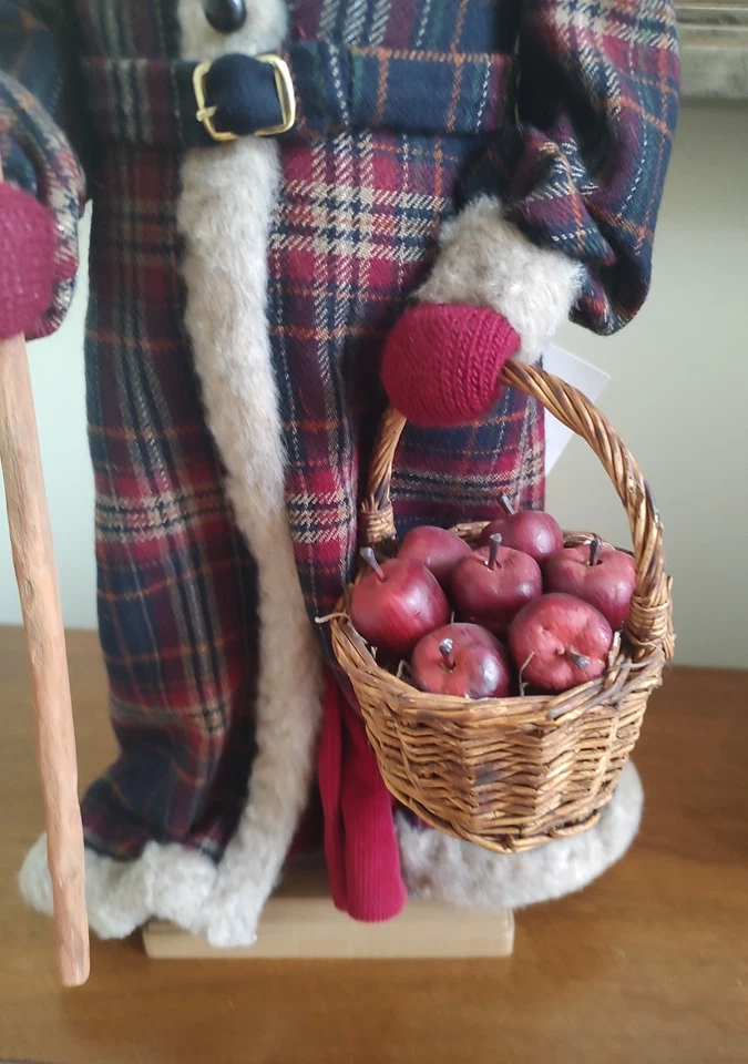Primitive Old Red Plaid Coat Santa Claus Hand Made Artist Signed Apple Basket 18 - Image 4 of 4