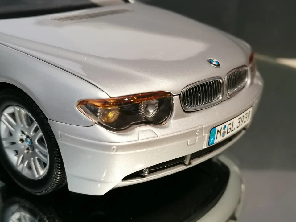 Kyosho 1/18 BMW 745i E65 (2001) Grey Metallic MINT Original box Dealer Edition - Immagine 2 di 4