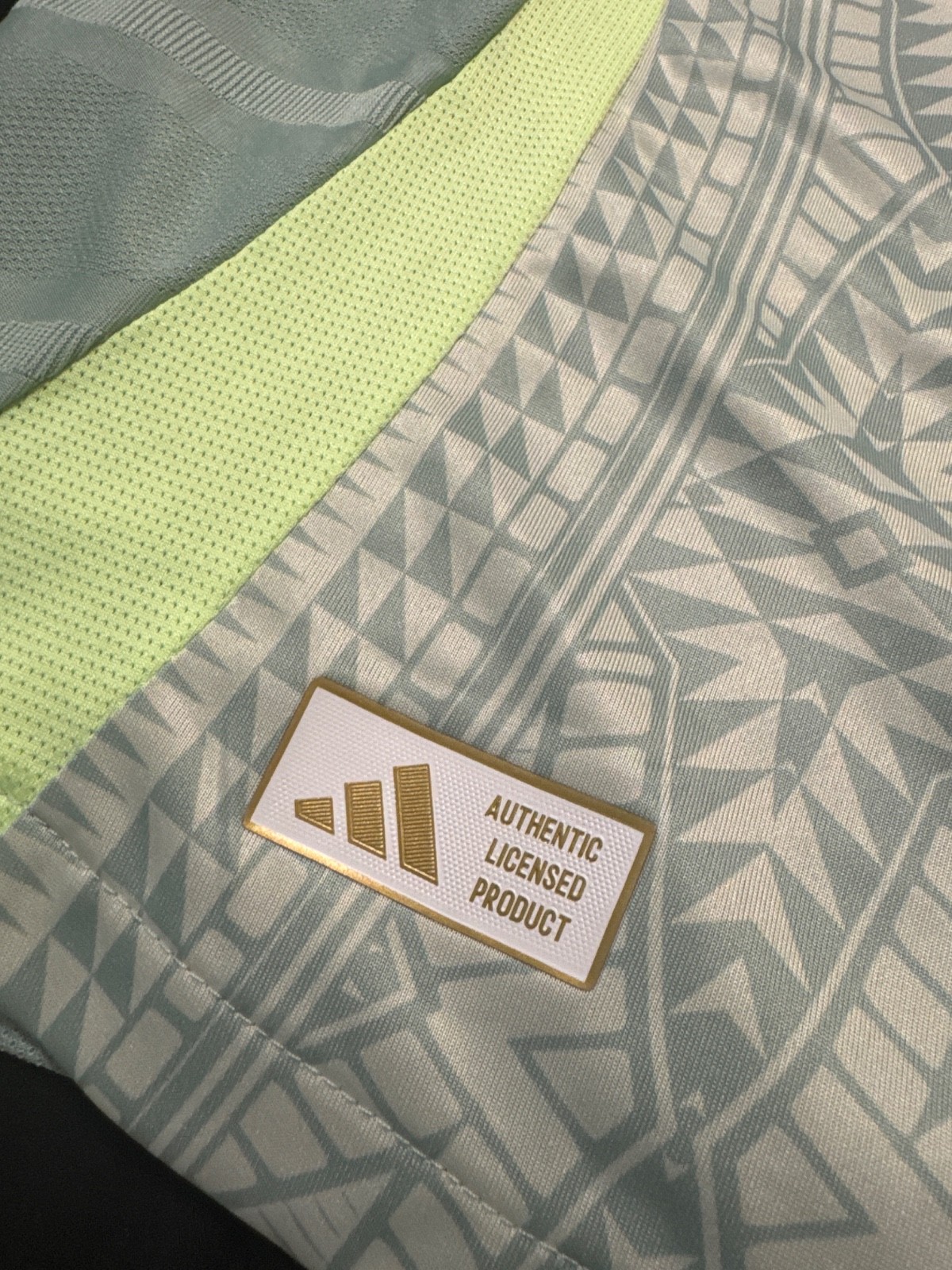 MEXICO E. ALVAREZ SIZE L , LIMITED EDITION NIKYS STITCHED ON NAME