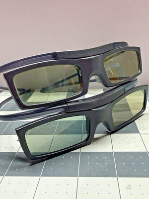 Samsung OEM Smart TV 3D Two Pairs Active Glasses SSG-4100GB 3V Untested as is-A