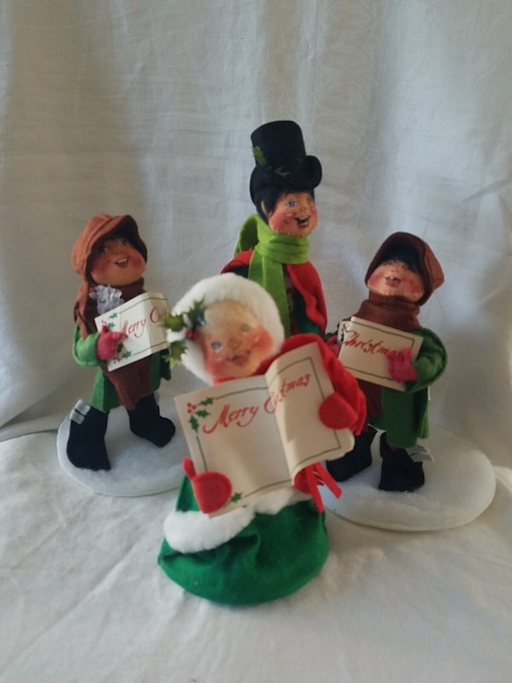 Lot Of 4 Annalee Mobilitee Doll Christmas Carolers Vintage 1974 1990