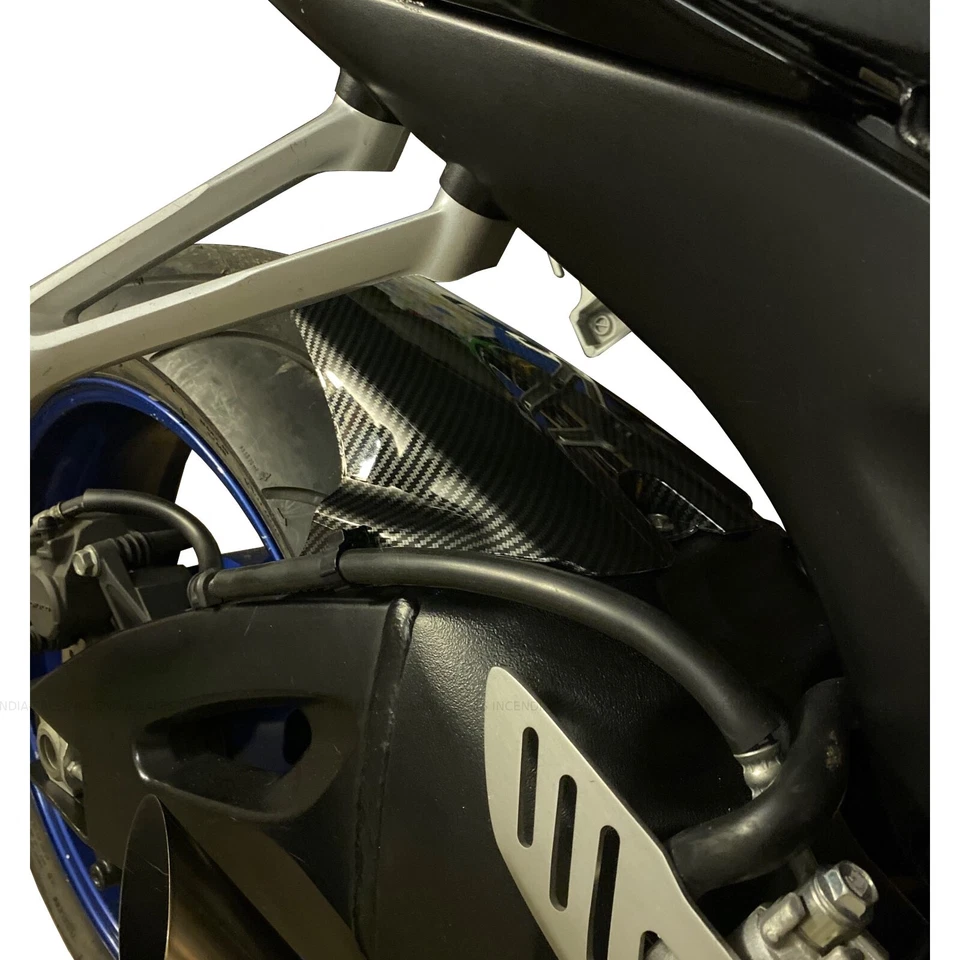Guardabarros trasero de fibra de carbono Suzuki GSXR600 GSXR750 2006 - 2010 Foto 2 de 4