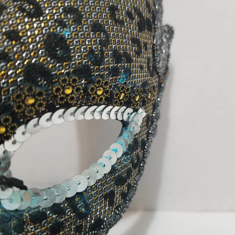 Máscara lateral estilo veneciano de Mardi Gras mango de plumas de faisán Foto 3 de 4