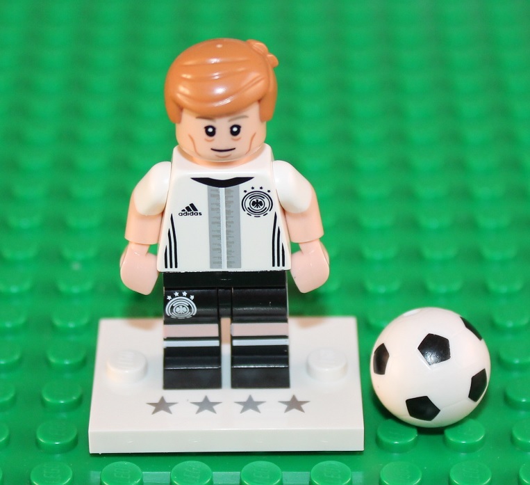 LEGO 71014 Toni Kroos Minifigure No.18 NEW opened to confirm type
