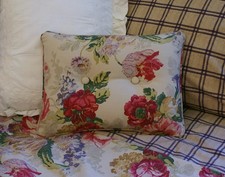 NEW 2 PAIR Custom Ralph Lauren Surrey Garden Floral Accent Pillow 2 Button