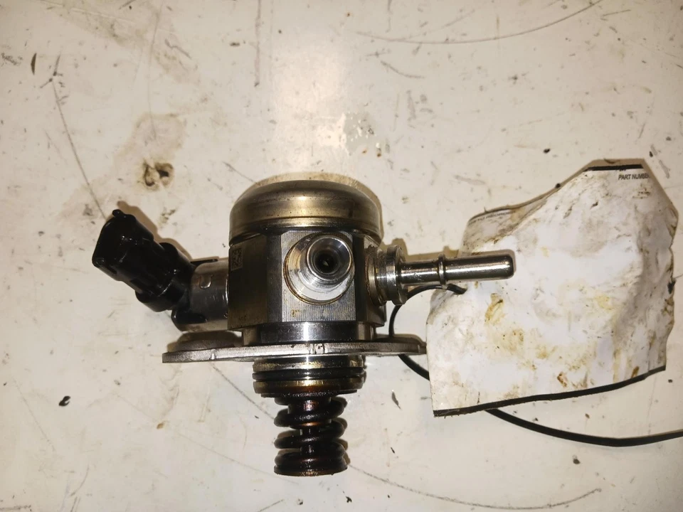 Conjunto de bomba de inyección de combustible '16-'17 KIA RIO OEM ¡6 meses de garantía! Foto 2 de 4