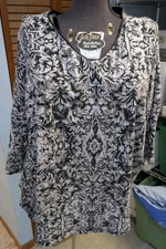 Catherine's Brand Grey/Black Vneck 3/4 Sleeve Blouse