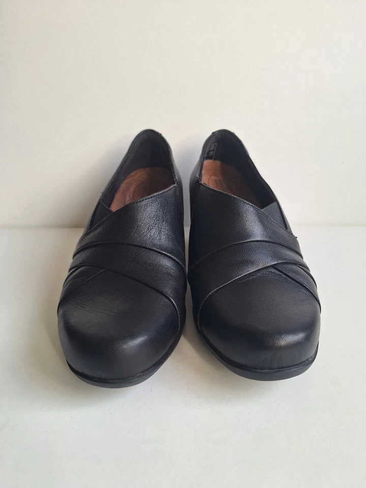 Clarks Artisan Womens Black Leather Court Shoes Size UK4.5 - Image 2 of 4