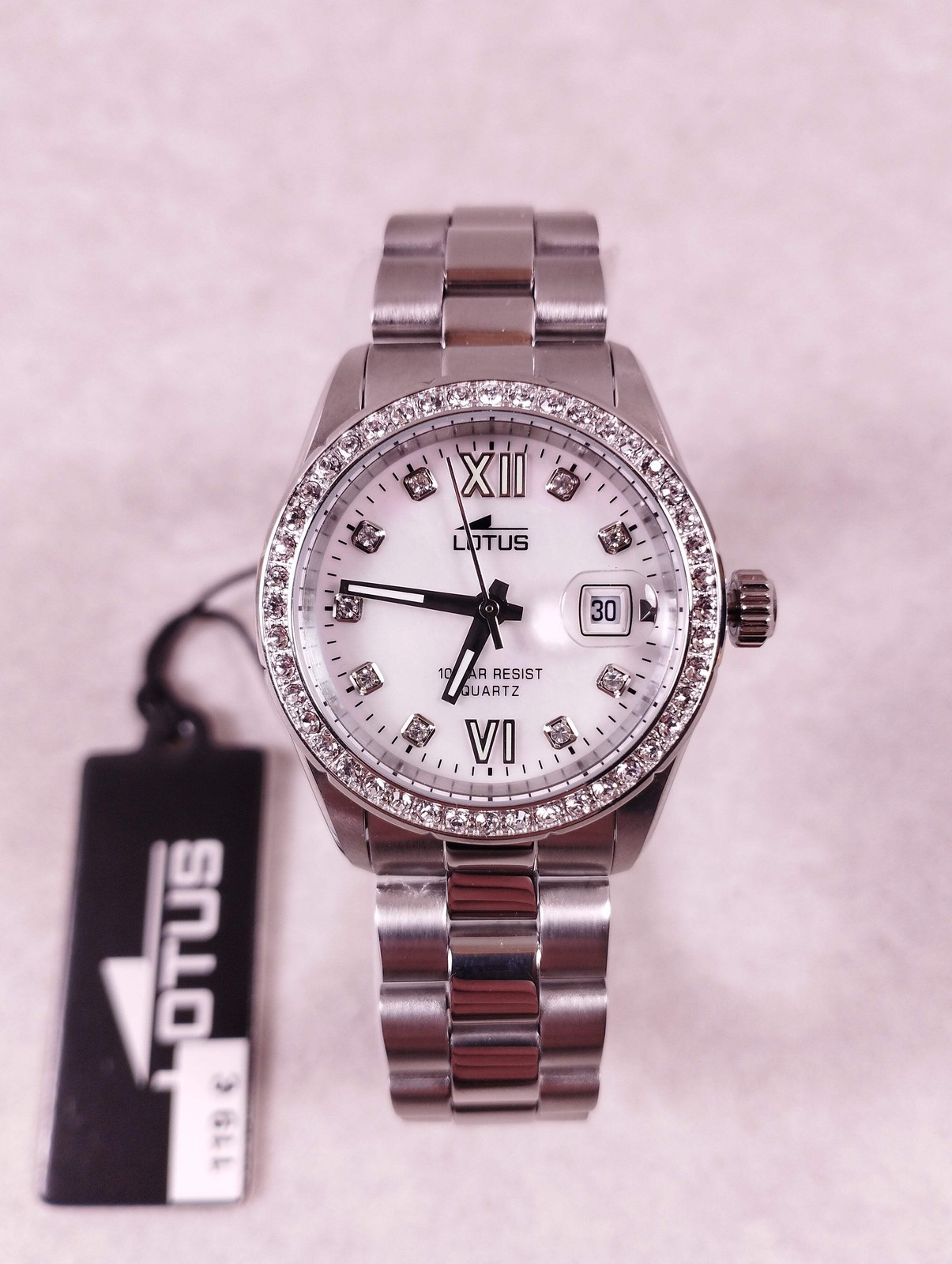 Montre femme Lotus 18933/1 cadran nacre et finitions luxe