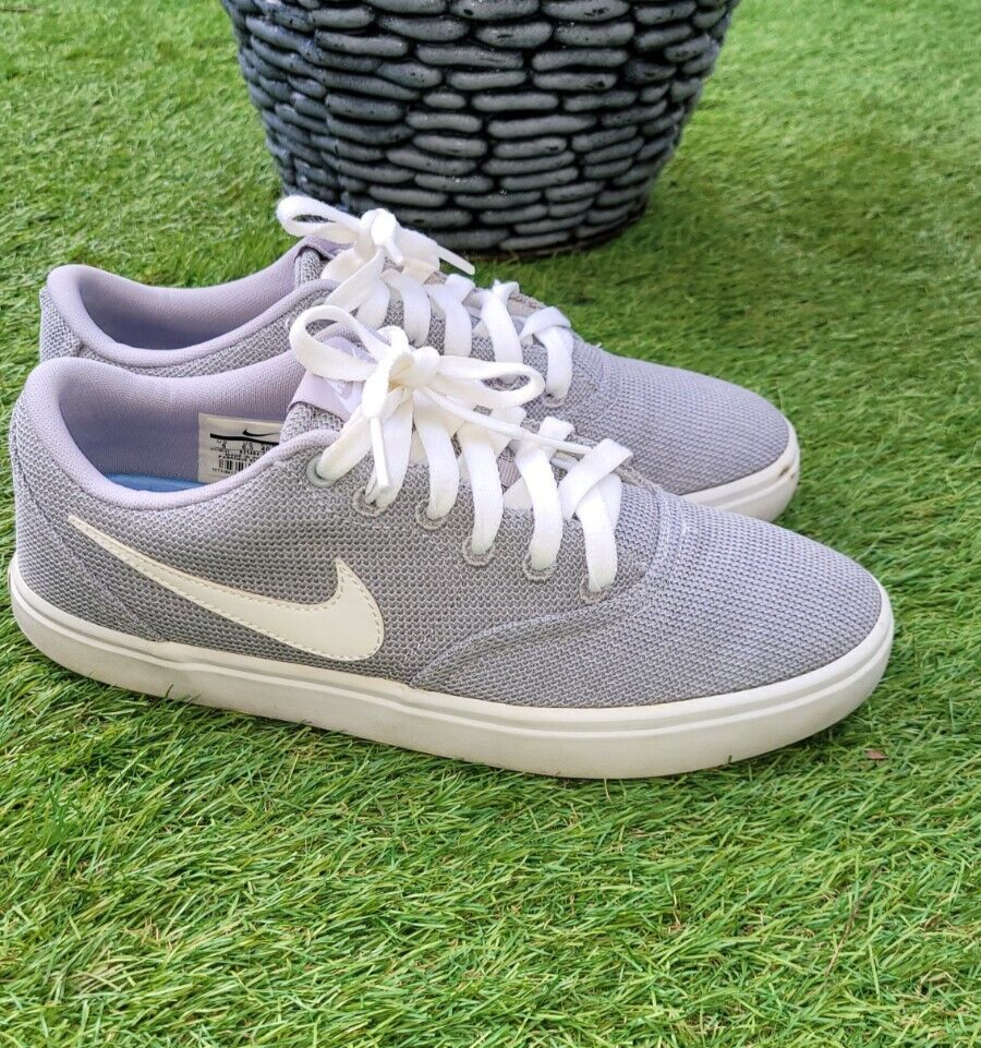 SAOLA Nike SB Check Solar Athletic Sneakers Scarpe da Donna Taglia 9 Grigio Bianco 921464 002