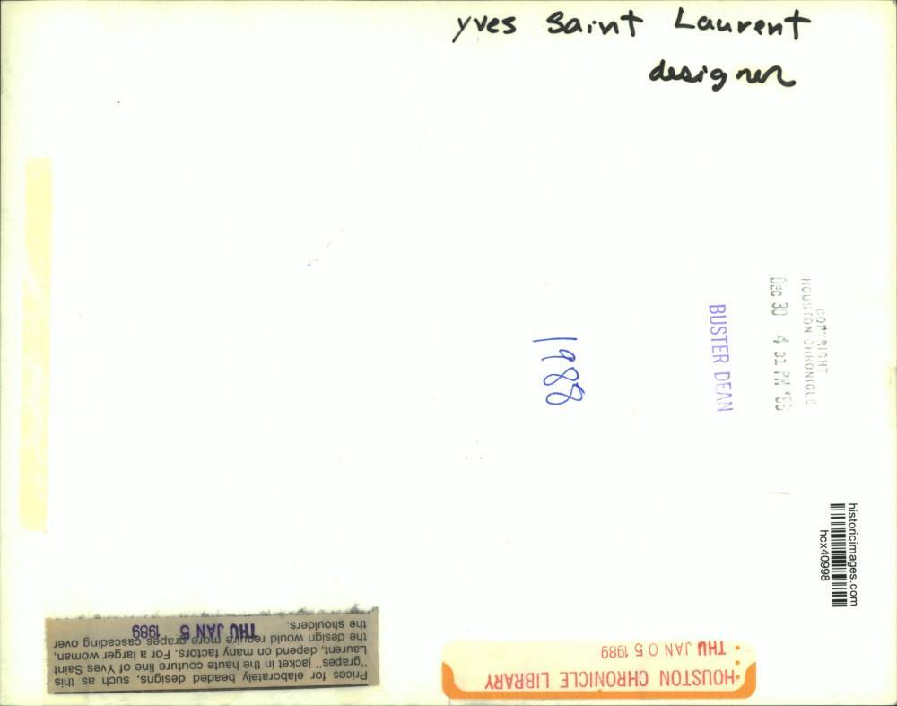 1988 Press Photo Modello moda in giacca "uva" con perline di Yves Saint Laurent