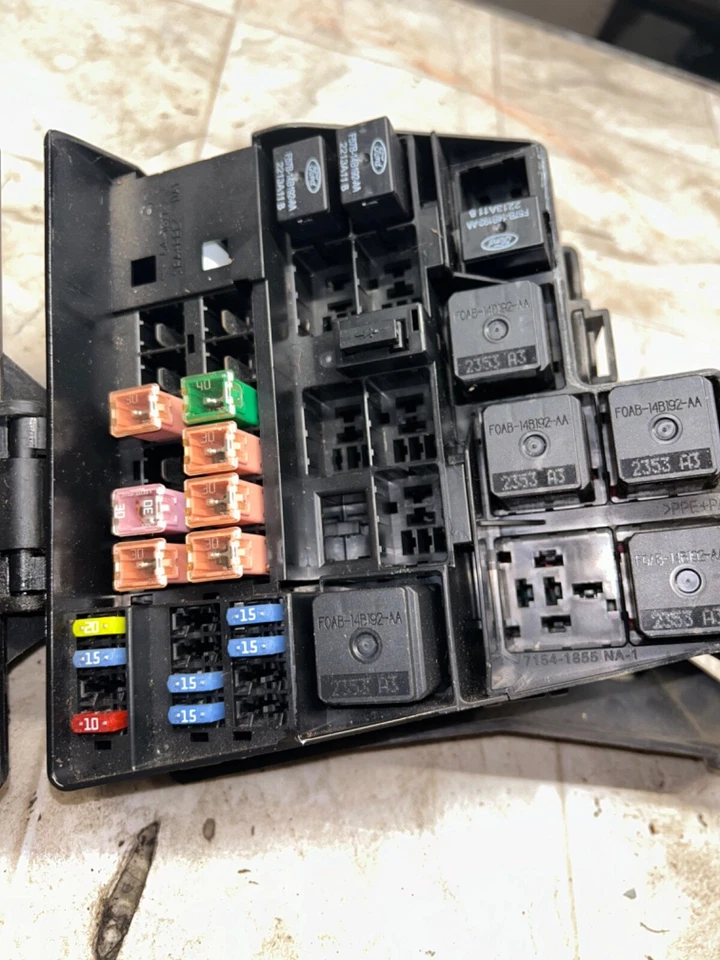 Conjunto de bloque de circuito de caja de relé de fusibles de motor Lincoln LS 2003-2006 Foto 3 de 4