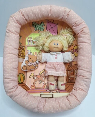 VINTAGE 1983 COLECO CABBAGE PATCH PIN-UPS MINI BLONDE GIRL DOLL TOY STORE W BEAR