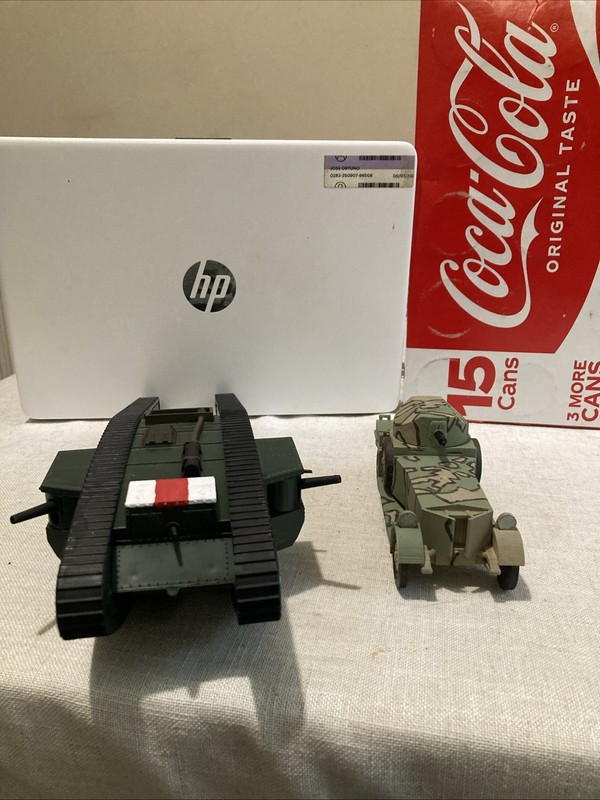 Ww1 british Tank And Car 1/35 Plastic