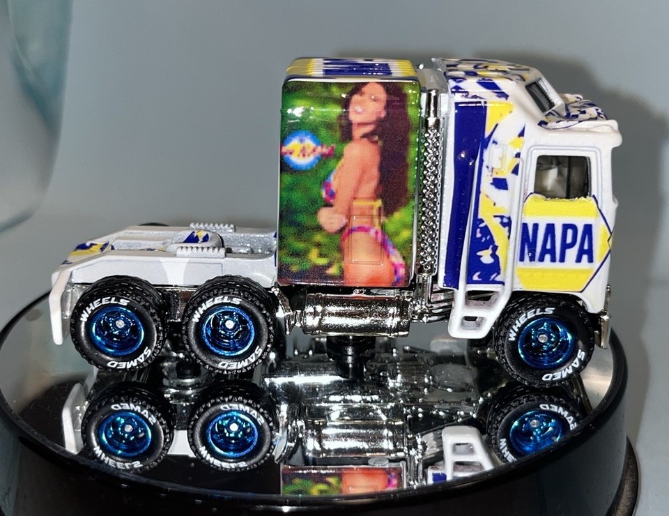 Exlr8 H-E-B Ice Cream Truck Big Rig Hauler - Shop Exlr8 H-E-B Ice Cream - Foto 6