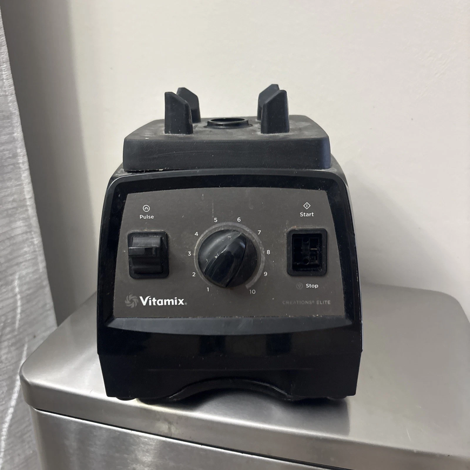 Vitamix Creations Elite Blender Base Only VM0158 - Works! (Read Description)