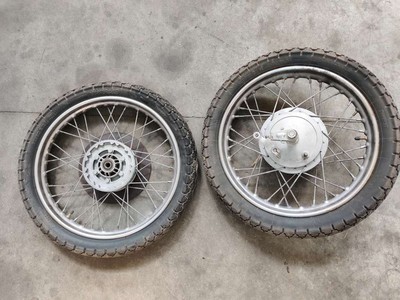 Paar Räder BENELLI Rs 350 cc Quattro (TO308)