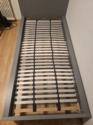 IKEA MALM Bettrahmen grau 90x200 cm Holz matt, Lattenrost inklusive
