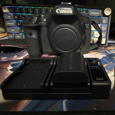 Canon EOS 7D Digital SLR Camera Body 18MP Black Body Only