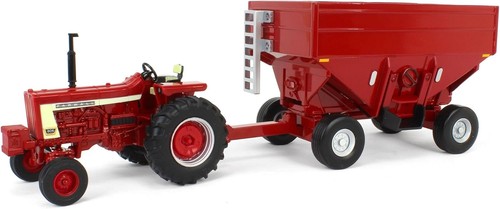 TOMY ERTL 1/32 IH Farmall 806 Tractor with Gravity Wagon 44435