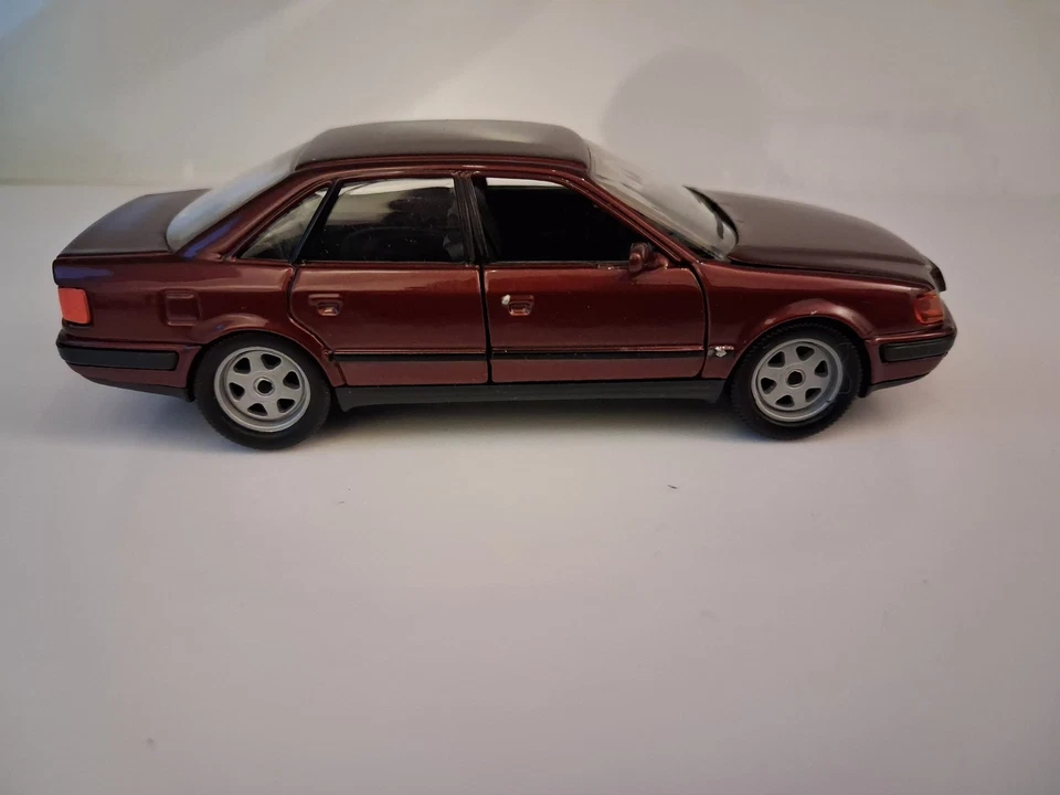 Schabak #1052 1/43 Scale Audi 100 -  - Photo 3/4