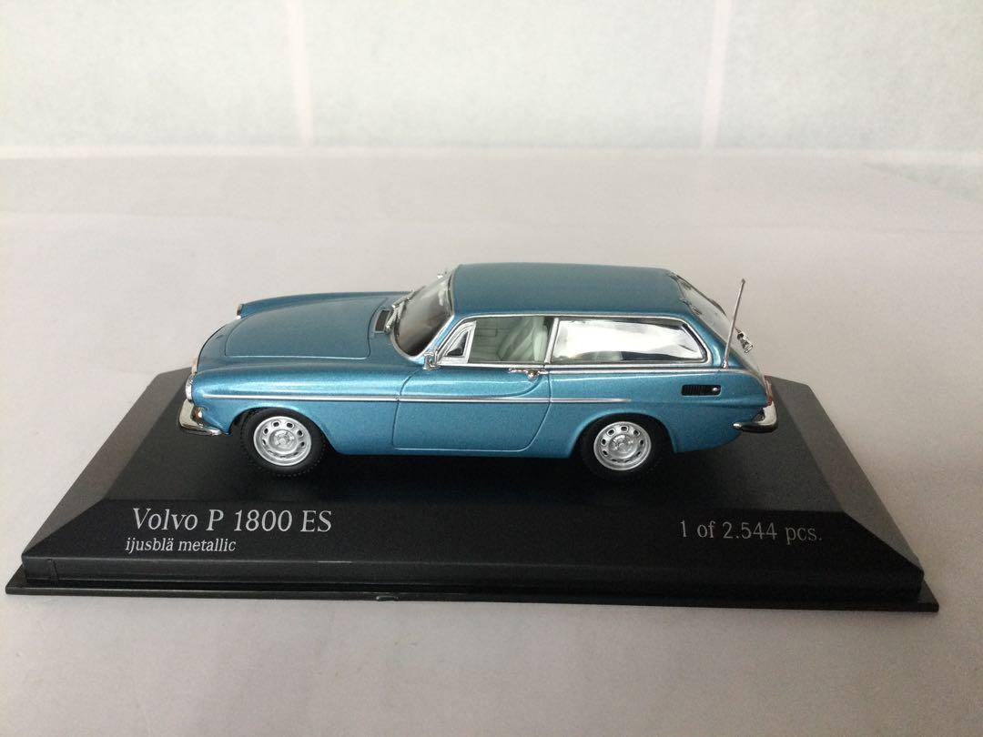 VOLVO P1800 ES-1971 ミニカー Minichamps 1:43 Volvo P1800 ES year 1971 black 940171610