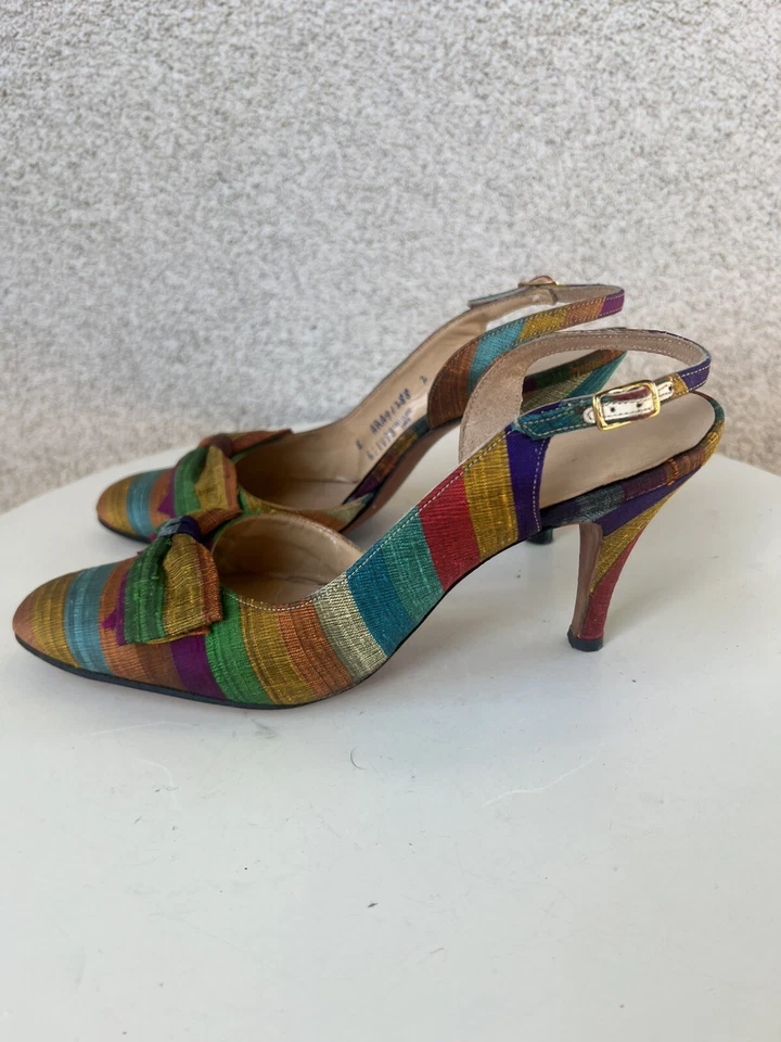 Zapatos de tacón de colección de tela a rayas con lazo y correa talla 7 N DeLiso Foto 2 de 4