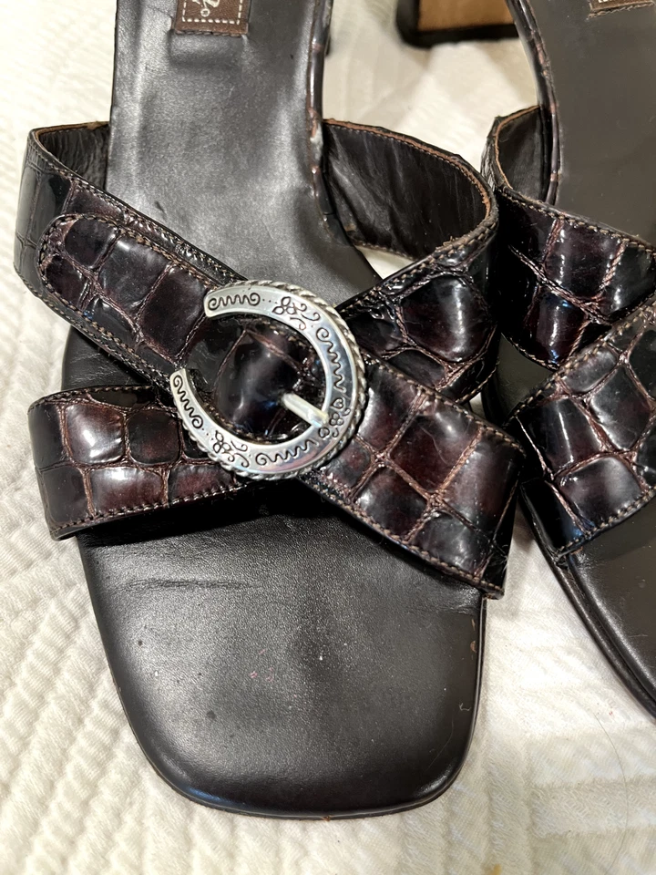 Sandálias de couro de crocodilo marrom mula Brighton Tamyra tamanho 8M prata fivela de ferradura - Imagem 3 de 4