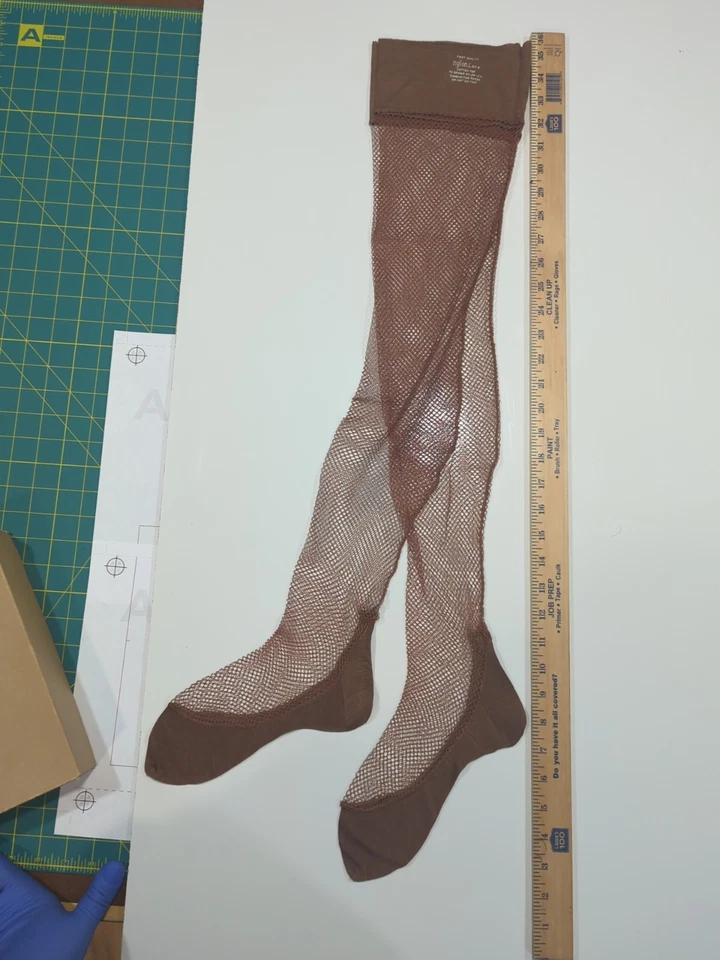 Vintage Nylon Lace Mesh Stockings - Brown - 3 Pairs - Image 2 of 2