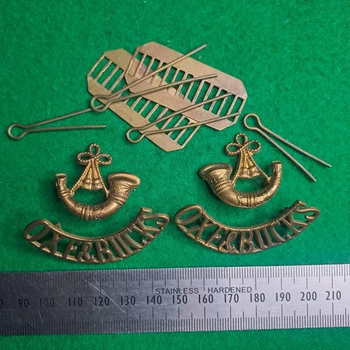 WW1 Oxf & Bucks Shoulder Title Oxfordshire & Buckinghamshire Regiment Badge