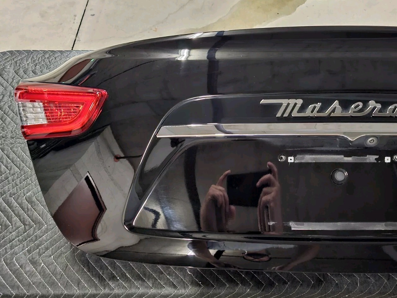 2014-21 Maserati Ghibli Genuine Trunk Lid w/Rear View Camera (NO SHIPPING)