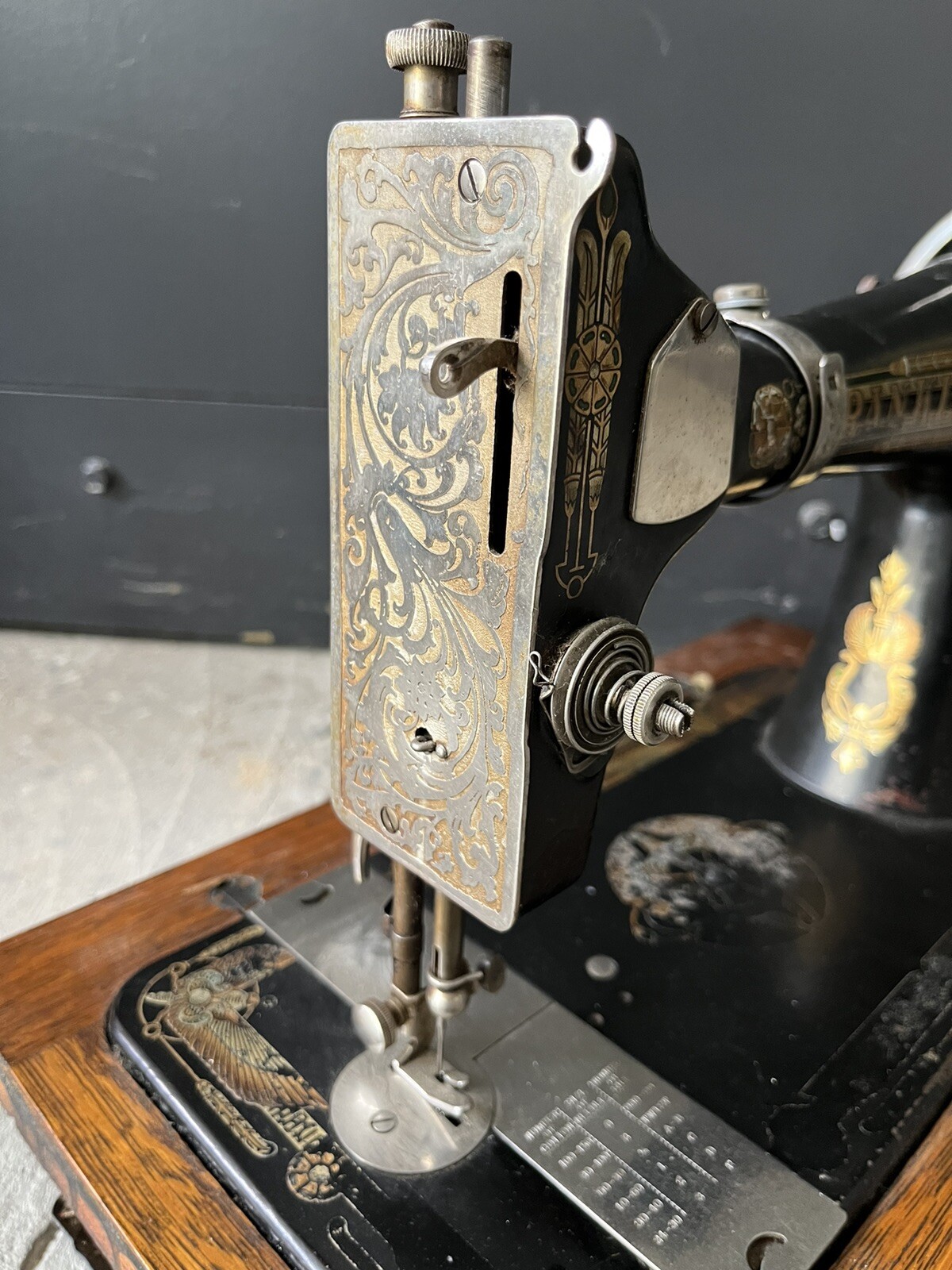 Antique Franklin Treadle Sewing Stitching Machine c. 1917 Old Vintage