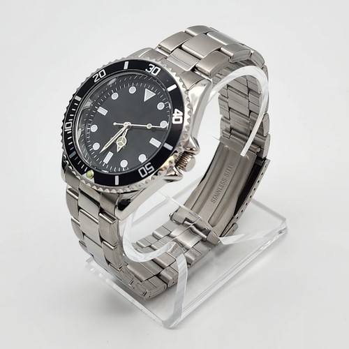 Silver Diver Men's Watch - Black Face and Silver Band - Picture 2 of 7